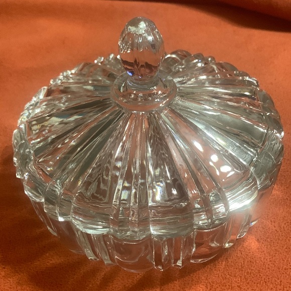 Depression Glass Clear Candy Dish lidded by Anchor Hocking … - Picture 1 of 6